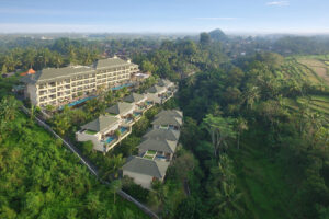 Lush garden area with tropical scenery at SereS Springs Resort & Spa Ubud