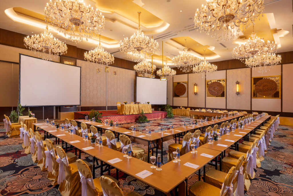 pillarless ballroom in ubud