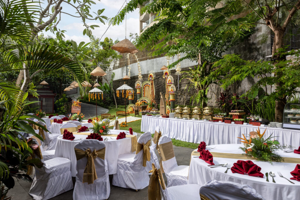 romantic outdoor wedding venue in ubud
