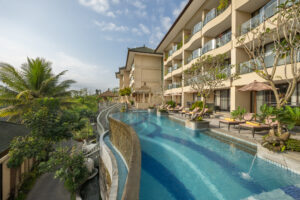 Infinity pool with valley view at SereS Springs Resort & Spa